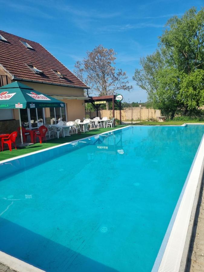 Beach Taban Vendeghaz Balatonlelle Exterior foto